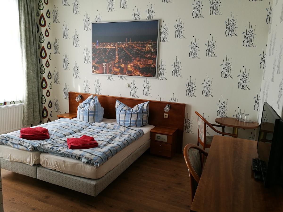 Hotel Restaurant Hohe Tanne Grossbreitenbach ภายนอก รูปภาพ